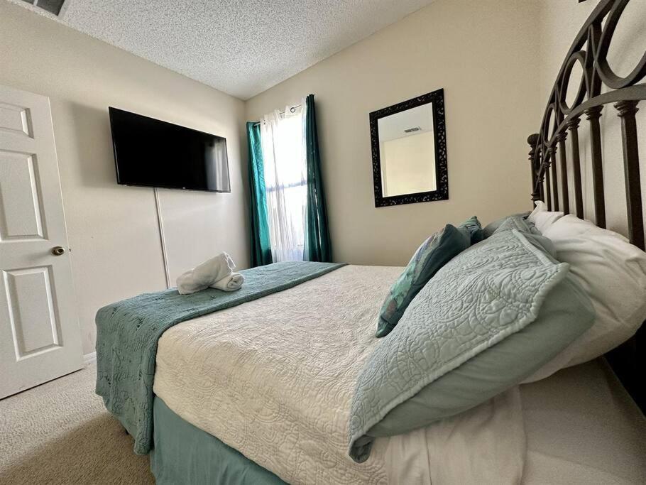 258 Sunset Themed Retreat- Sleeps 10 Villa Davenport