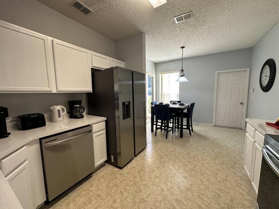 258 Sunset Themed Retreat- Sleeps 10
